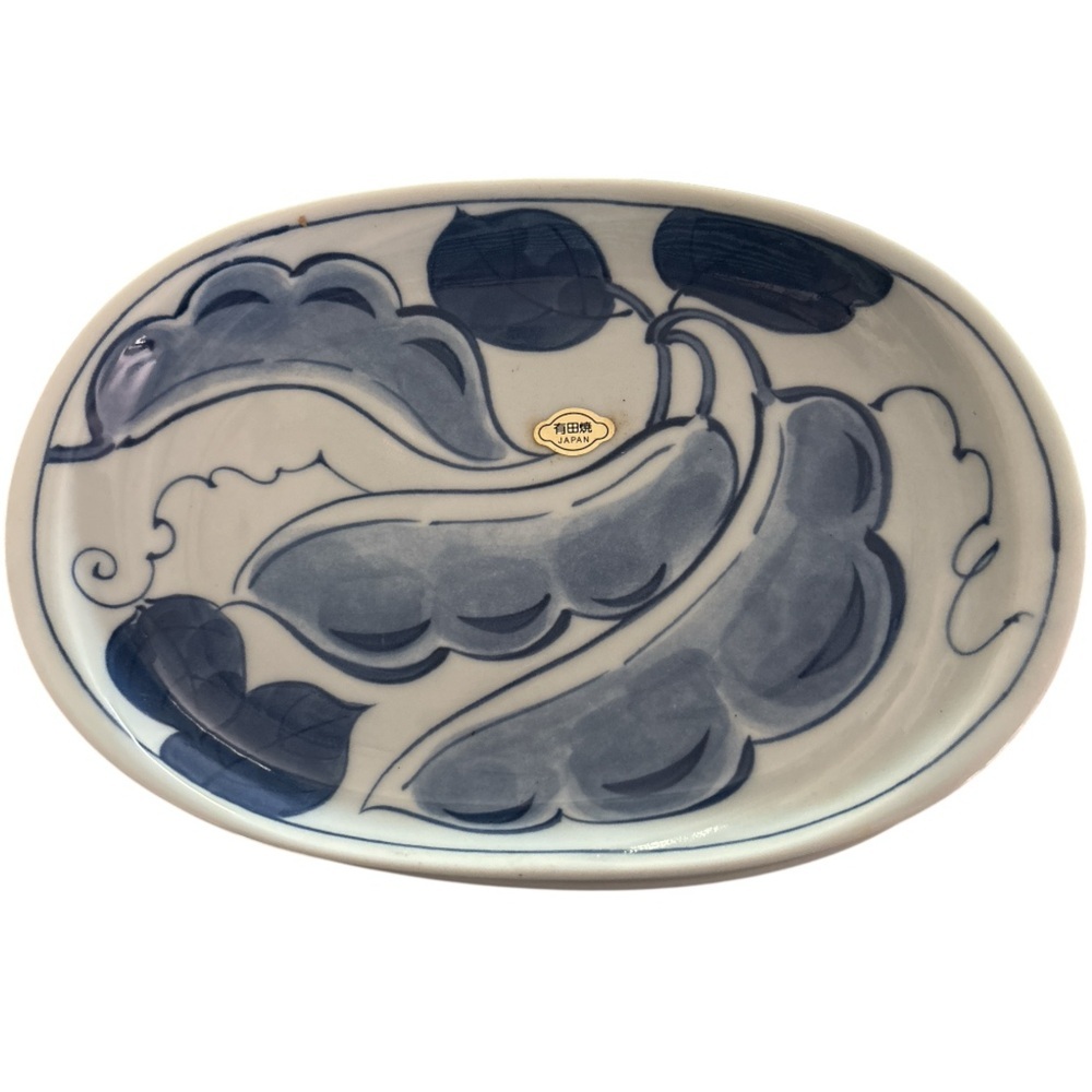 4 Vintage Japanese plates, porcelain Arita ware. Circa 1960s, blue and white